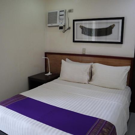 Domicilio Lorenzo Davao City Exteriör bild