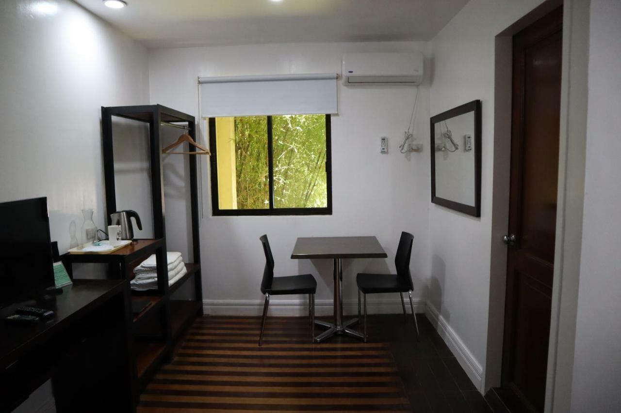 Domicilio Lorenzo Davao City Exteriör bild