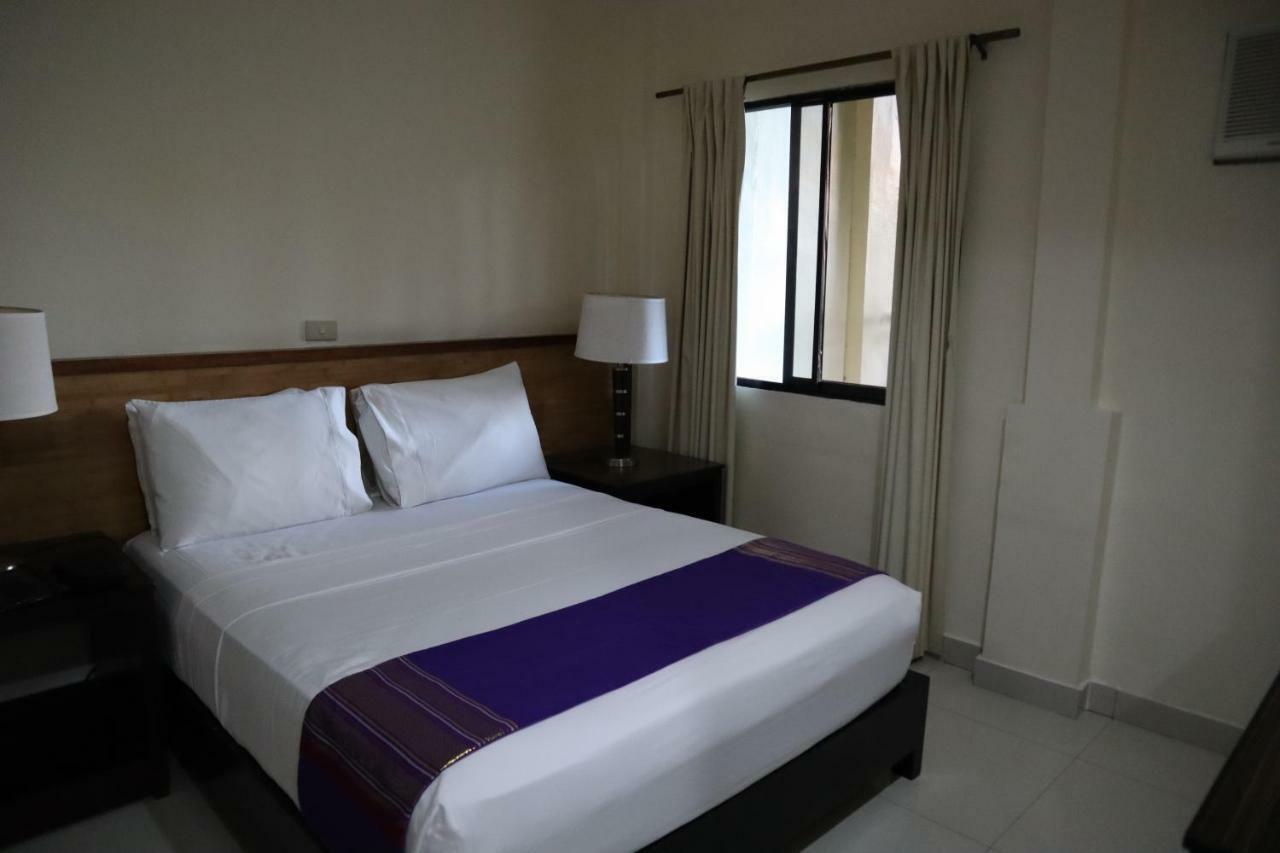Domicilio Lorenzo Davao City Exteriör bild