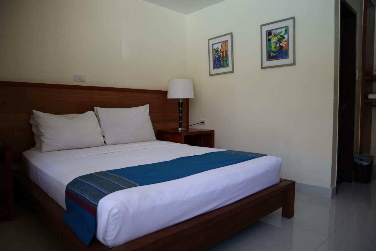 Domicilio Lorenzo Davao City Exteriör bild
