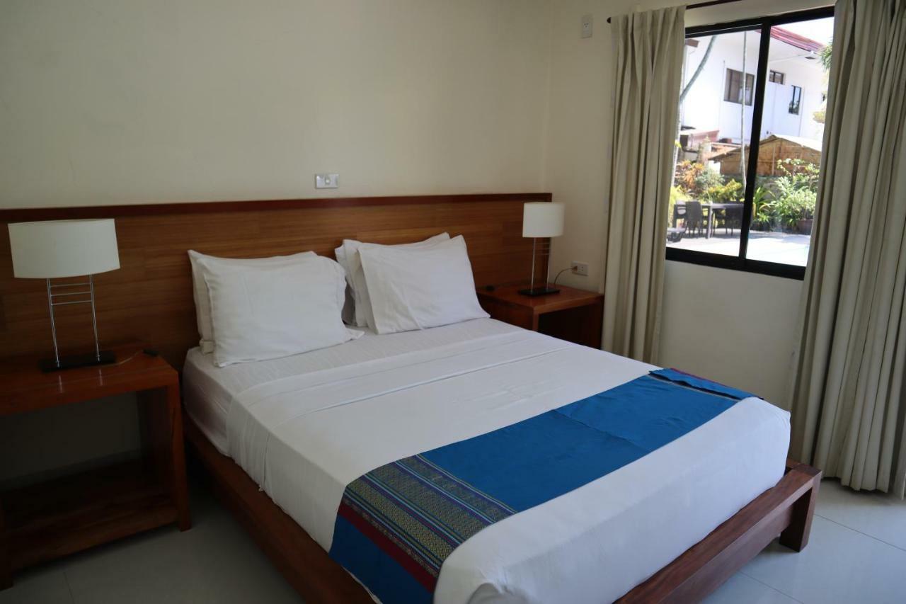 Domicilio Lorenzo Davao City Exteriör bild