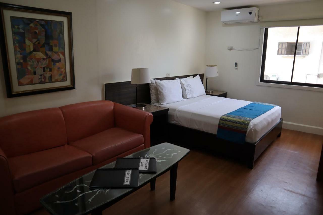 Domicilio Lorenzo Davao City Exteriör bild