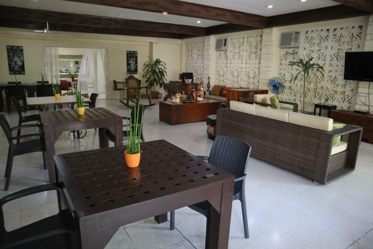 Domicilio Lorenzo Davao City Exteriör bild