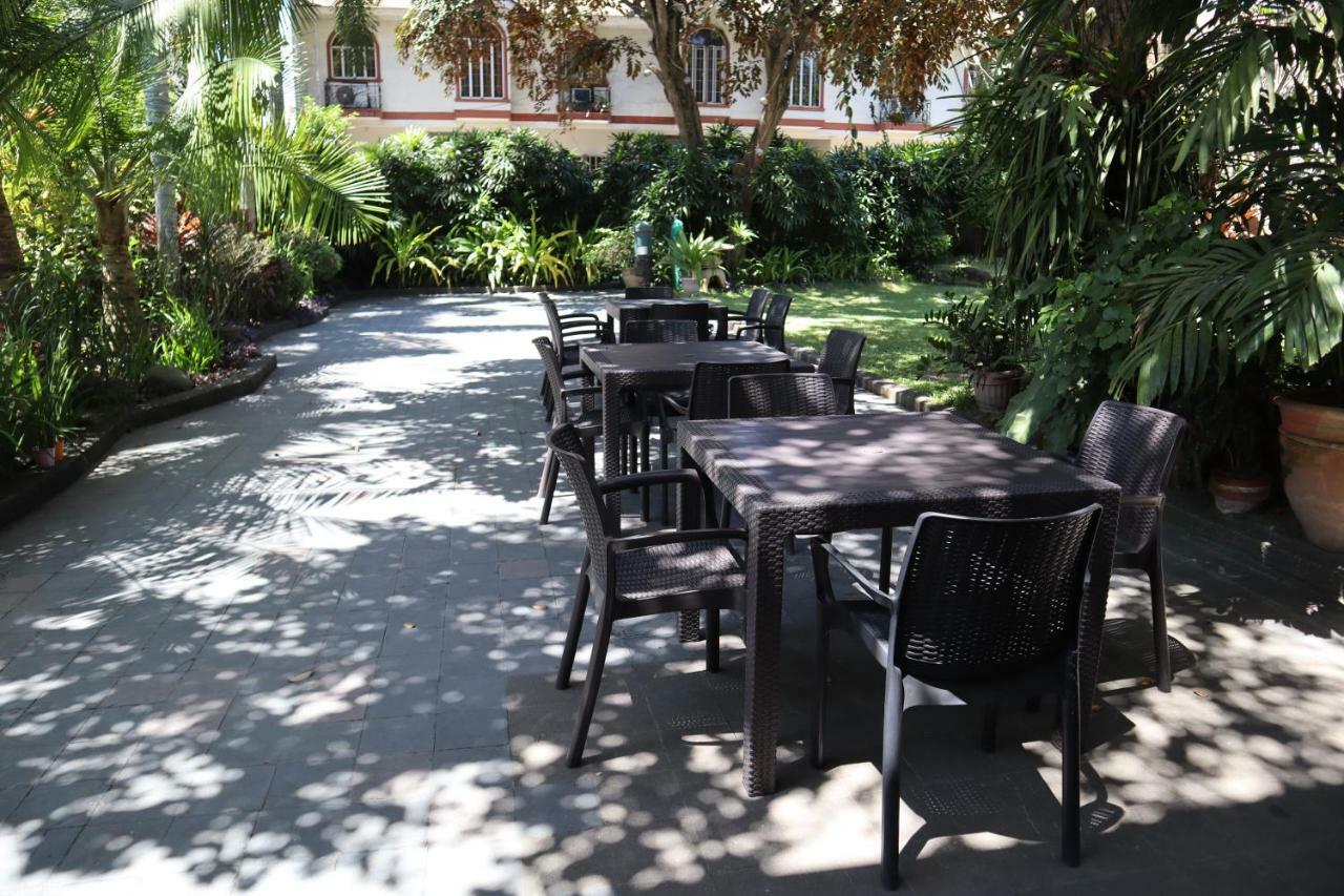 Domicilio Lorenzo Davao City Exteriör bild