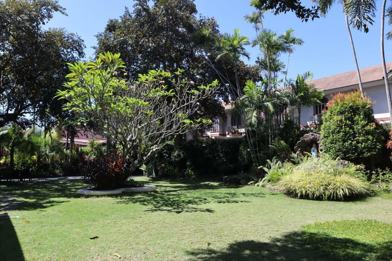Domicilio Lorenzo Davao City Exteriör bild