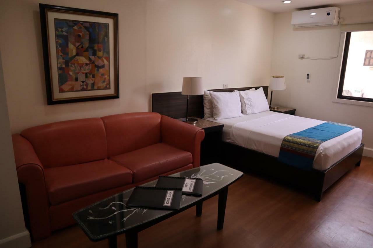 Domicilio Lorenzo Davao City Exteriör bild