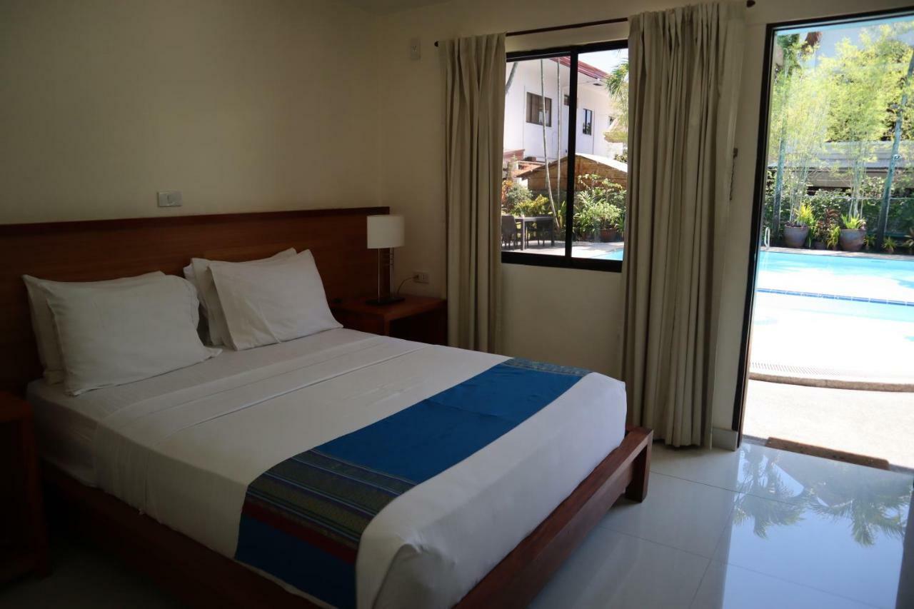 Domicilio Lorenzo Davao City Exteriör bild