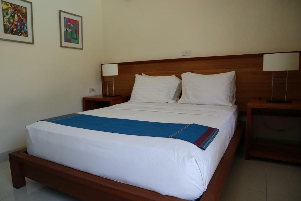 Domicilio Lorenzo Davao City Exteriör bild