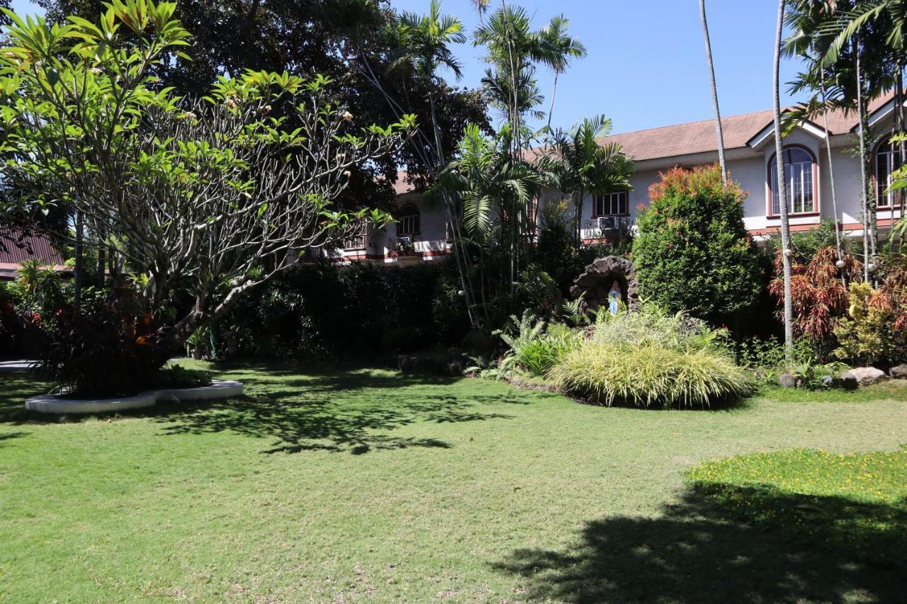 Domicilio Lorenzo Davao City Exteriör bild