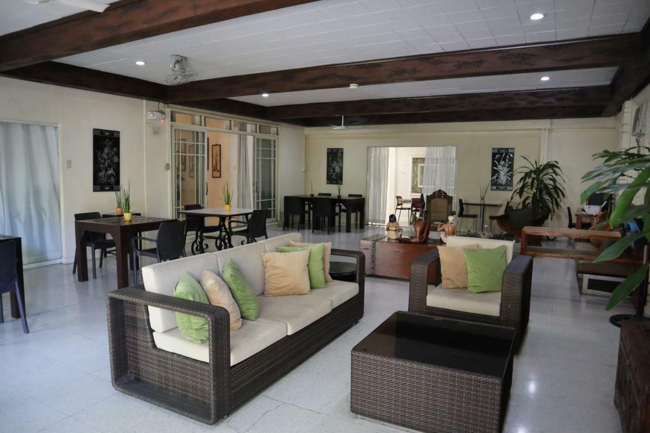 Domicilio Lorenzo Davao City Exteriör bild