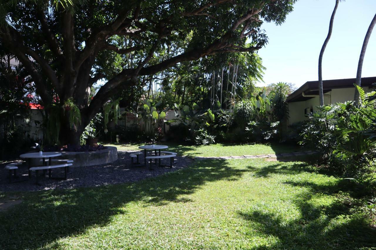 Domicilio Lorenzo Davao City Exteriör bild